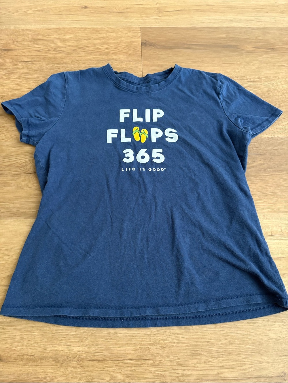 Life is Good "Flip Flops 365" Navy Graphic Tee Size Small